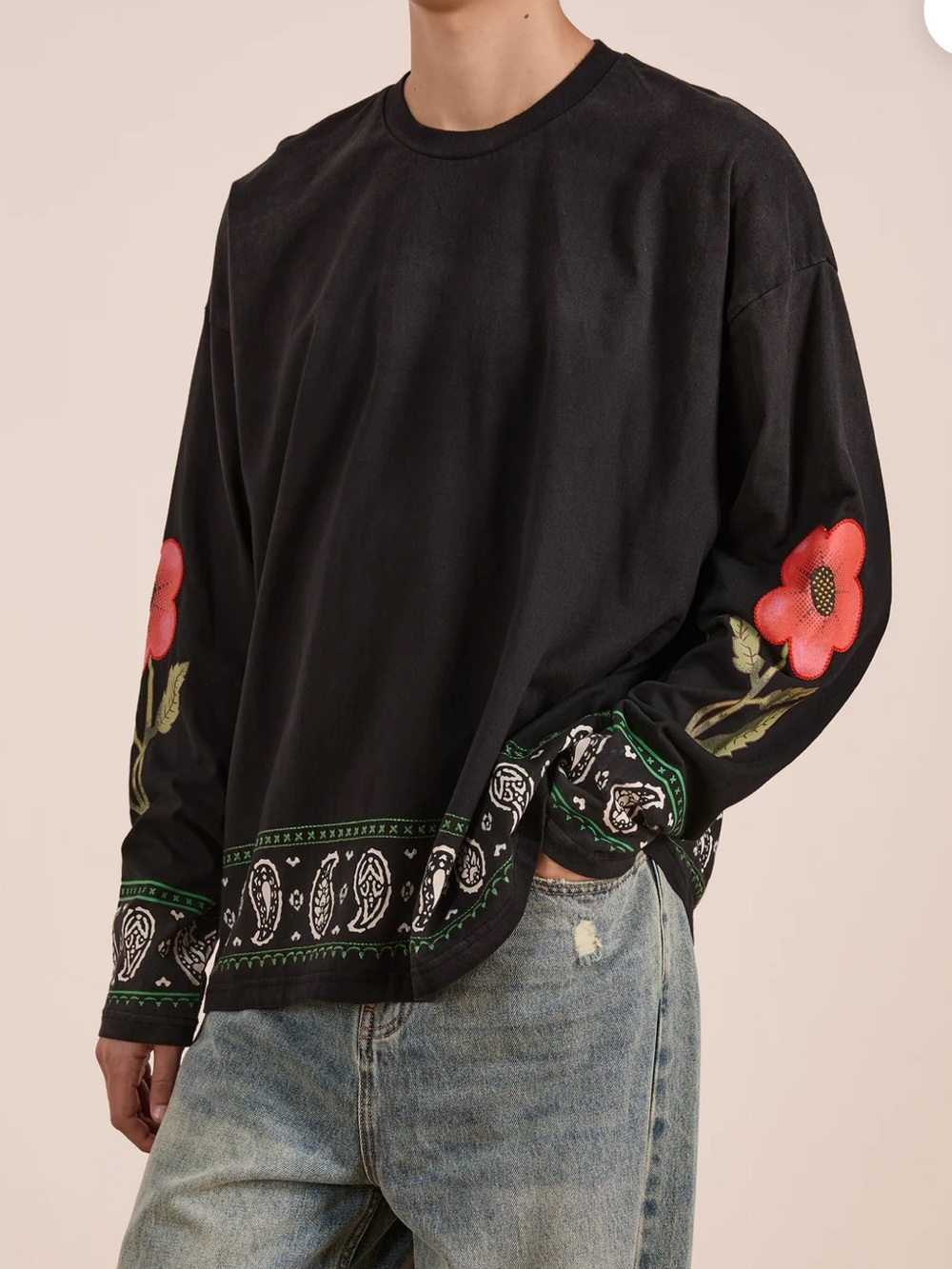 GARDEN BLOOM EMBROIDERED LS TEE
in vintage black